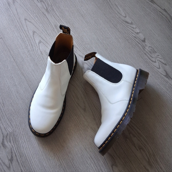 Dr. Martens 2976 Yellow Stitch Smooth Leather Chelsea Boots In White - Picture 13 of 13